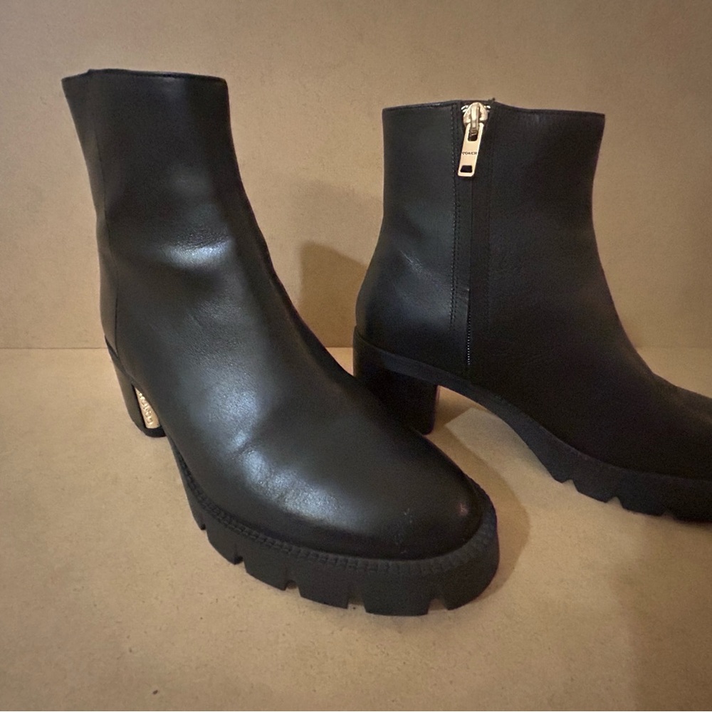 Beautiful solo black leather shoes from coach and gold zipper and in great shape - Picture 2 of 4